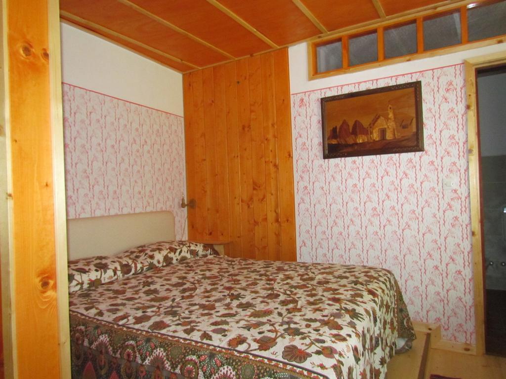 Joe'S Place Log pod Mangartom Bilik gambar